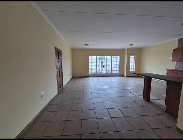 2 BEDROOM APARTMENT FOR SALE IN BRAKPAN NORTH